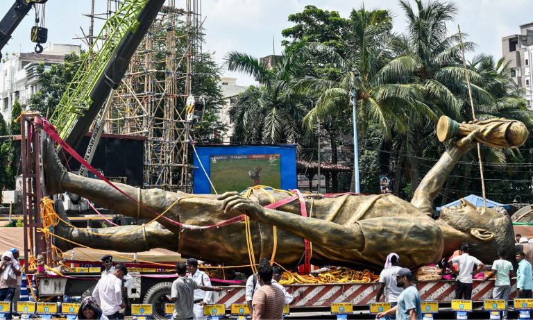 70-Foot Lionel Messi Statue Removed in Kolkata After Safety Concerns Over Stability
