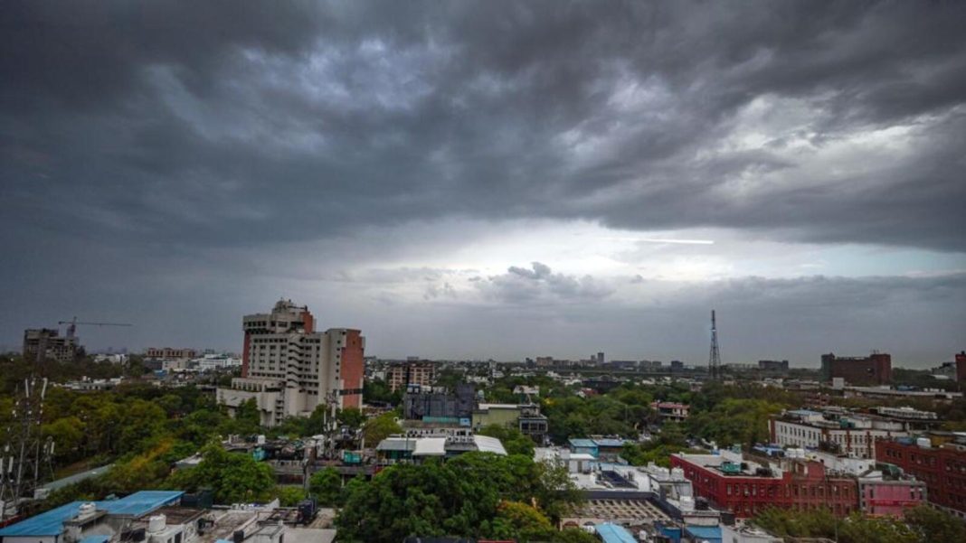 Delhi Weather Today: IMD Predicts Rain, Thunderstorms As Temperature Touches 38.9°C In National Capital