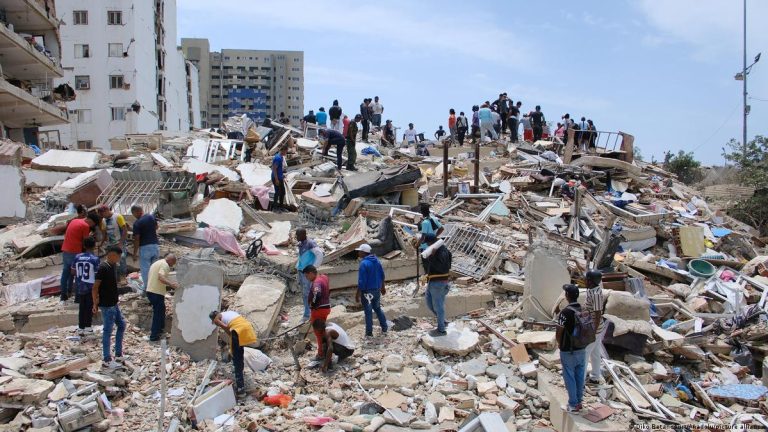 Venezuela Earthquakes Kill Over 235 As Rescue Teams Race Against Time