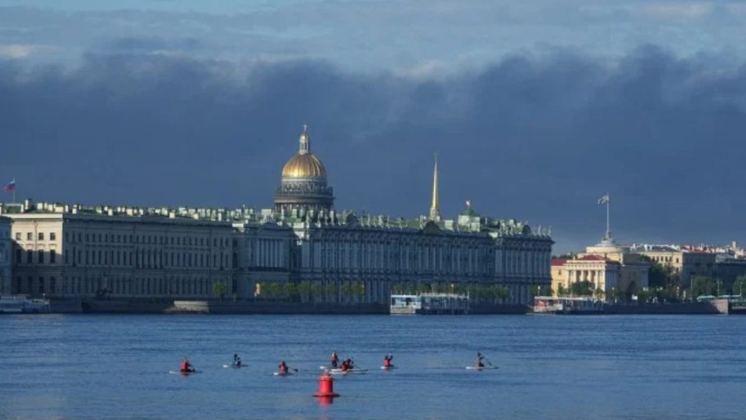 Ukrainian Drones Strike St Petersburg As Russia Hosts Major Economic Forum