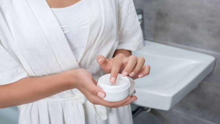 18 Women Fall Ill After Using Mercury-Laced Fairness Cream; How To Check If Yours Is Safe
