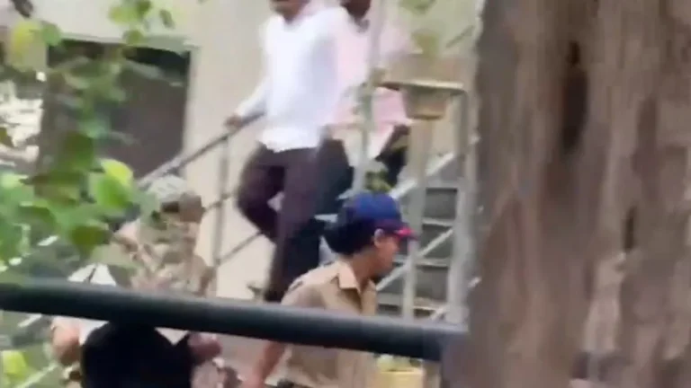 Ketan Agarwal's Murder Accused Siya Goyal Flashes Middle Finger At Media
