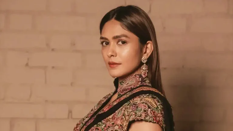 Mrunal Thakur Reacts to Student Protest, Says Students From Dhule and Nashik Asked Her About NEET Paper Leak