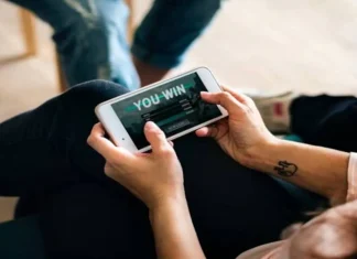 North Carolina Woman Wins Rs 1.4 Crore Lottery Jackpot After Playing Online Game During Sleepless Night North Carolina Woman Wins Rs 1.4 Crore Lottery Jackpot After Playing Online Game During Sleepless Night