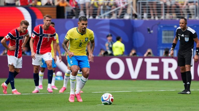 Stutter-Step Penalties Explained: Why Football's Biggest Stars Love The Risky Technique