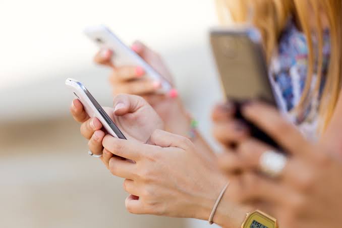 Texting Thumb: How Too Much Phone Use Can Cause Hand Pain And What You Can Do To Prevent It