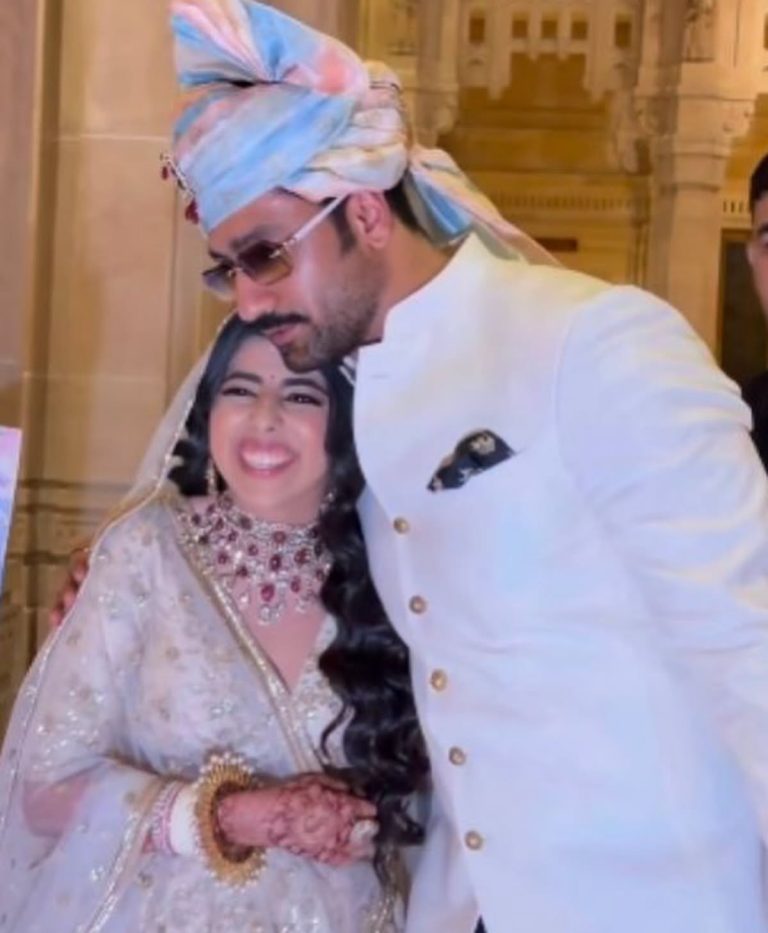 Vicky Kaushal Steals the Spotlight at Shailesh Lodha's Daughter Swara's Wedding, Wins Hearts With Sweet Gestures