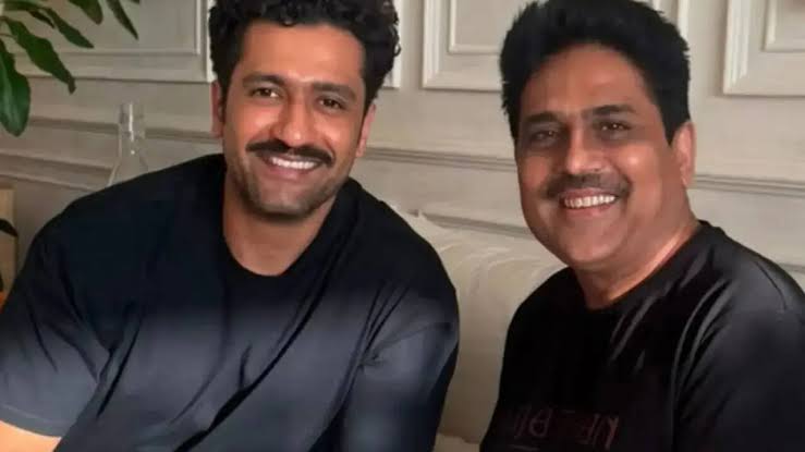 Vicky Kaushal Welcomes Baraatis, Fixes Shailesh Lodha's Turban At TMKOC Star's Daughter's Wedding | Watch
