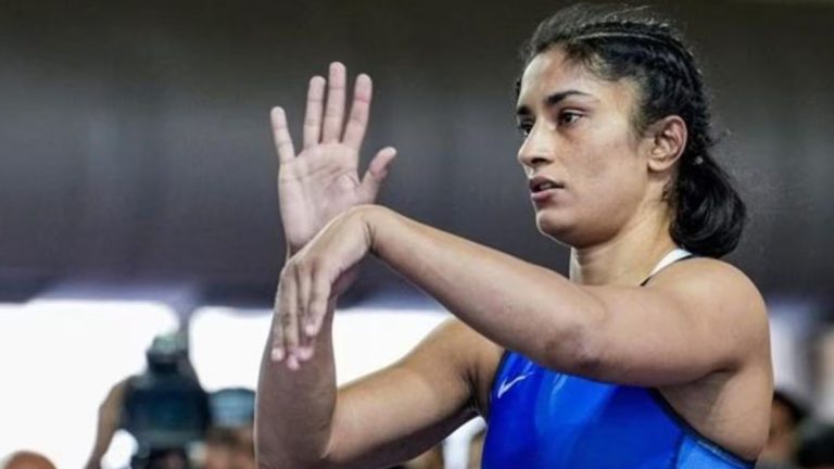 Delhi HC Directs WFI To Decide On Vinesh Phogat Notice