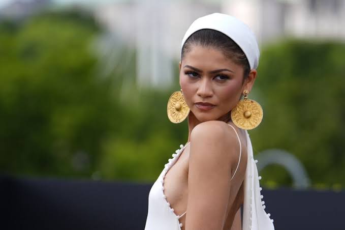 Zendaya Turns Heads In A Backless White Gown For The Odyssey Press Tour In London