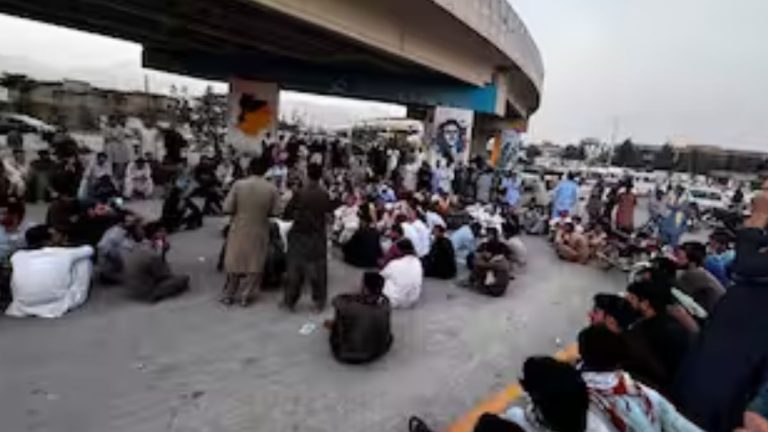 Families Protest In Quetta After 21 Police Officers Die In TTP Attack