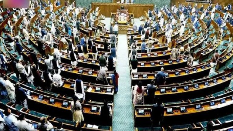 Centre to Introduce Bill Making Insult to 'Vande Mataram' a Punishable Offence