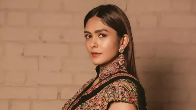 Mrunal Thakur Reacts to Student Protest, Says Students From Dhule and Nashik Asked Her About NEET Paper Leak