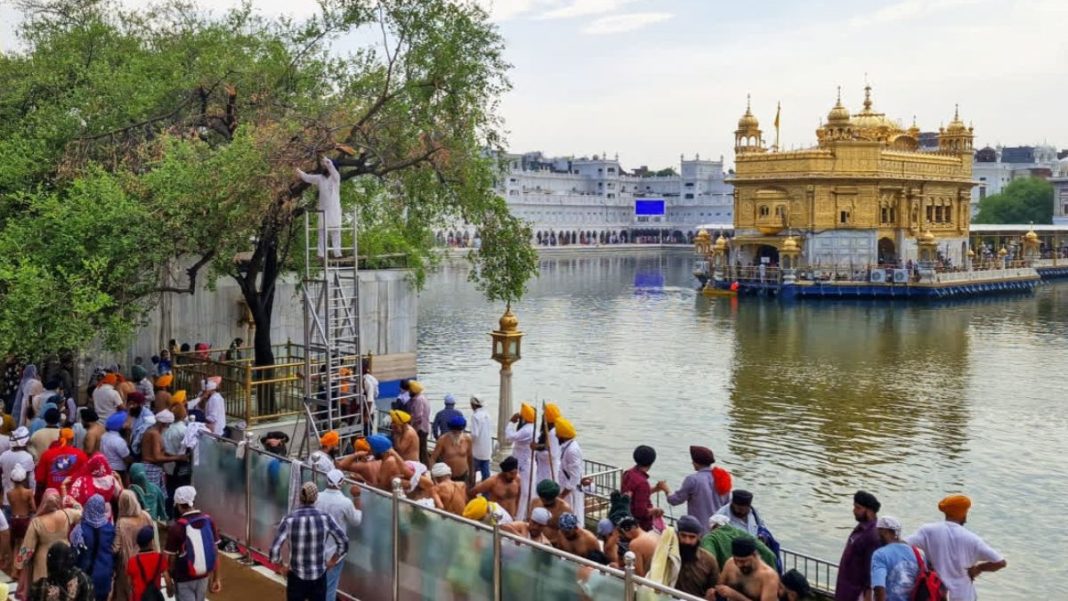 SGPC Stops CM Mann ID Cards At Golden Temple